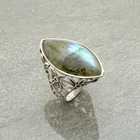 Labradorite Filigree Ring - Sterling Silver Ring - Green Labradorite ring - Filigree Ring - Boho chic ring - Unique Ring - Statement Ring