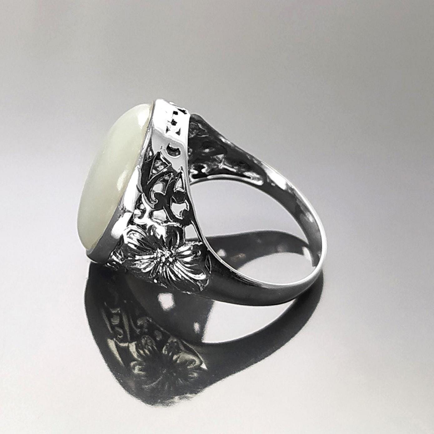 925 Green Jade Sterling Silver Ring, Vintage Filigree Design, Fantasy Silver Jewelry, Light Green Jade Stone Ring