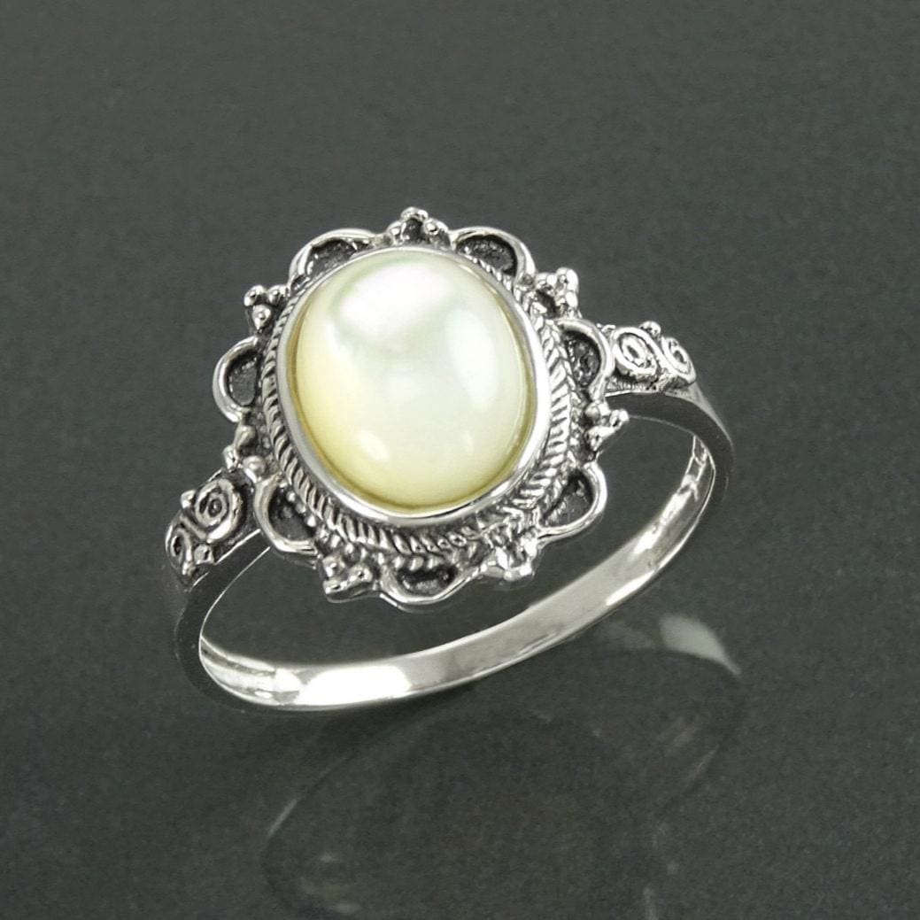 925 Mother of Pearl Ring, Sterling Silver, Real White MOP Ring, Dainty Stone Ring, Pretty Jewelry, Victorian Antique Ring, Boho Oval Ring