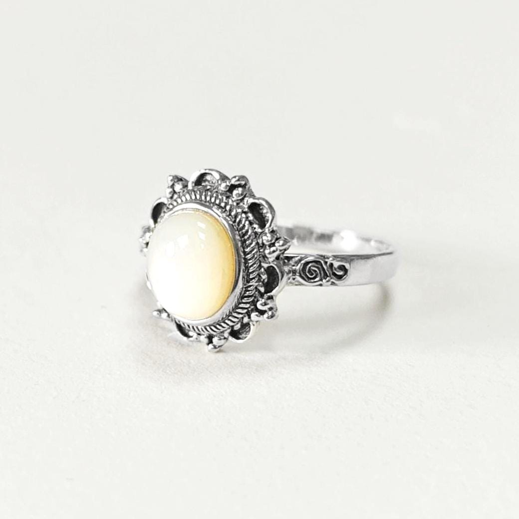 925 Mother of Pearl Ring, Sterling Silver, Real White MOP Ring, Dainty Stone Ring, Pretty Jewelry, Victorian Antique Ring, Boho Oval Ring