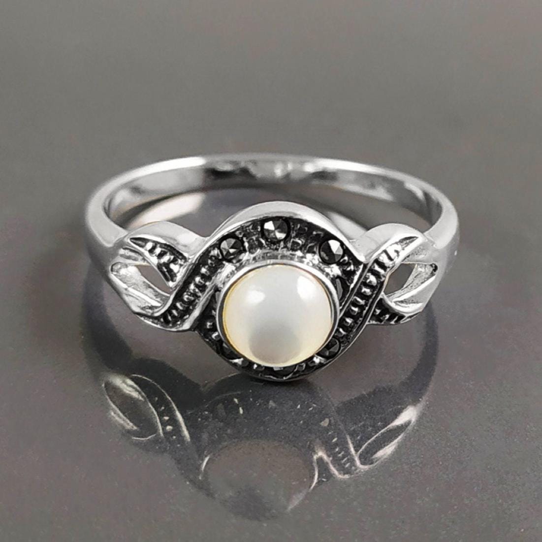 Retro Shell Ring, Sterling Silver, Waves Infinity Art Deco Marcasites Ring, Round Real Mother of Pearl, Antique Retro Inspired Stone Jewelry