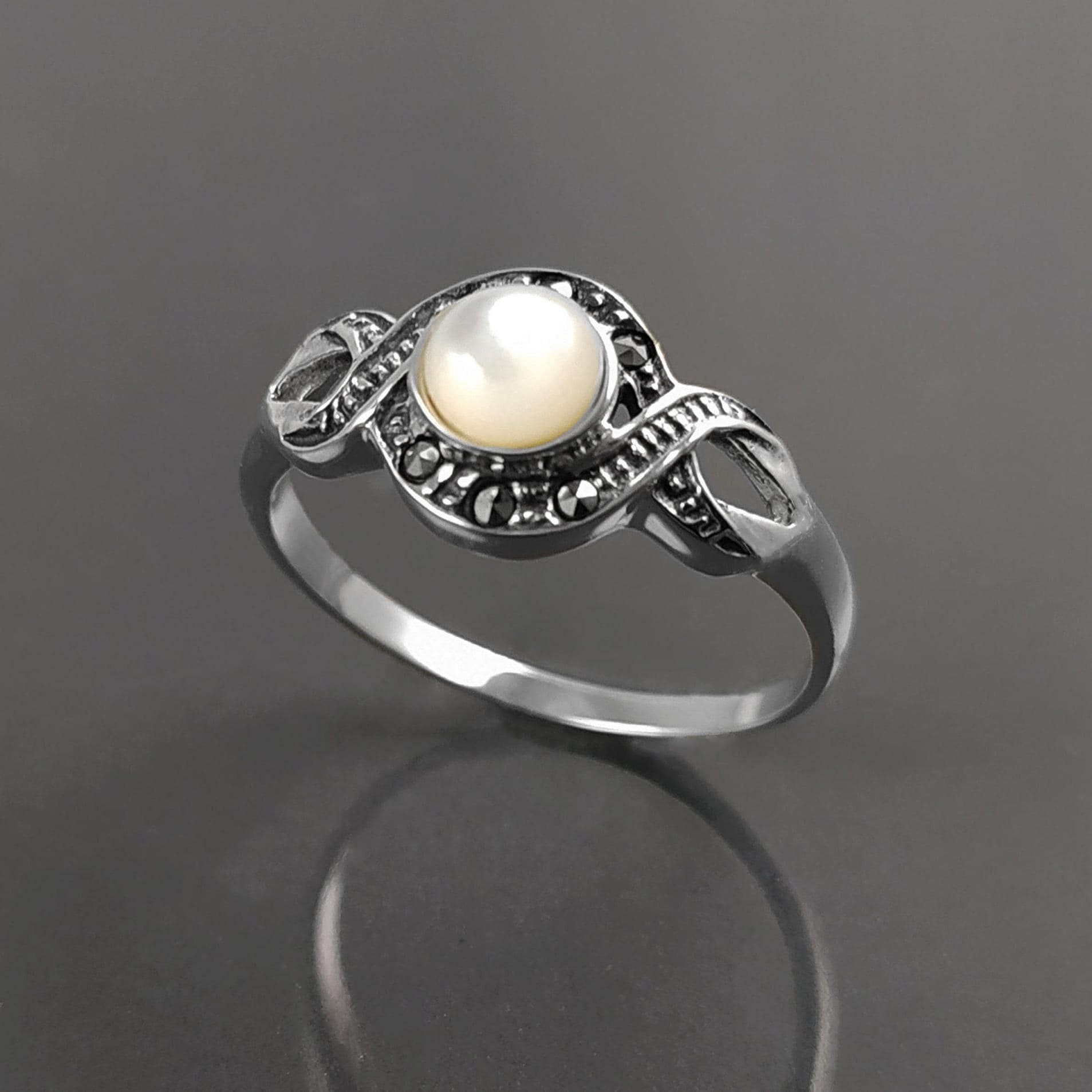 Retro Shell Ring, Sterling Silver, Waves Infinity Art Deco Marcasites Ring, Round Real Mother of Pearl, Antique Retro Inspired Stone Jewelry