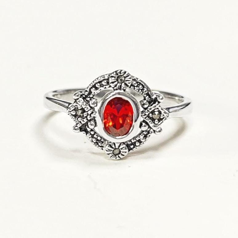 925 Sterling Silver Oval Red Garnet Marcasite Ring, Art Deco Vintage Design Jewelry