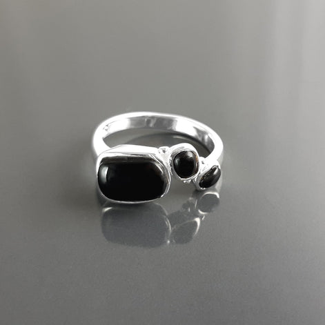 925 Sterling Silver Black Onyx Geometric Ring, Modern Gemstone Band Handmade, 3 Black Onyx Stones on a Ring