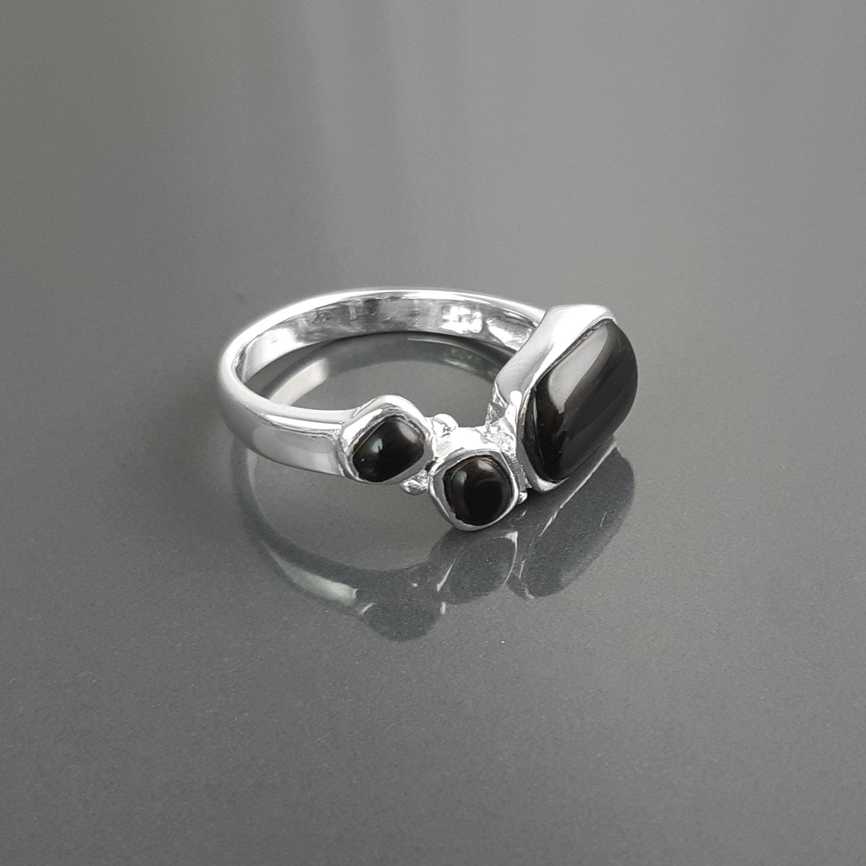 925 Sterling Silver Black Onyx Geometric Ring, Modern Gemstone Band Handmade, 3 Black Onyx Stones on a Ring