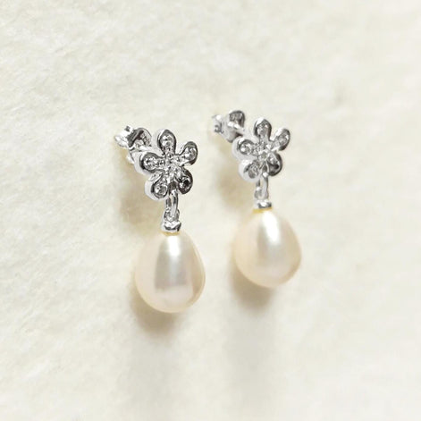 10mm White Shell Pearl Flower Earrings, Sterling Silver 925, Handmade Jewelry