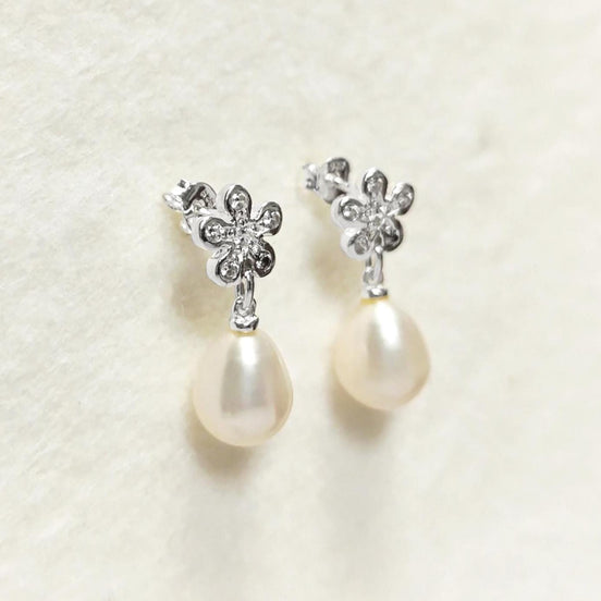 10mm White Shell Pearl Flower Earrings, Sterling Silver 925, Handmade Jewelry
