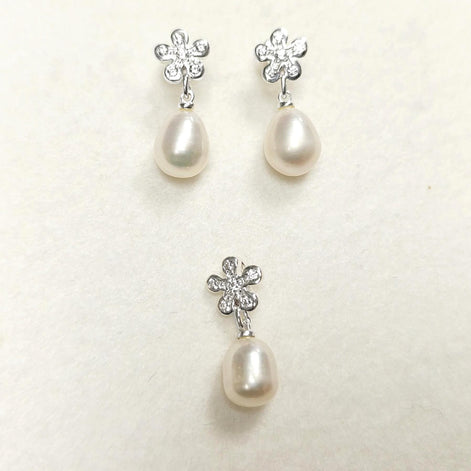 10mm White Shell Pearl Flower Earrings, Sterling Silver 925, Handmade Jewelry