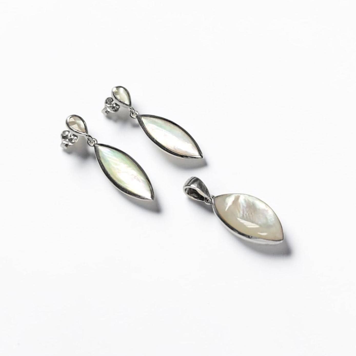 White Shell Dangle Earrings, Sterling Silver, Mother of Pearl, Pending Earrings Pendant Set, Modern Oval Stone Jewelry,