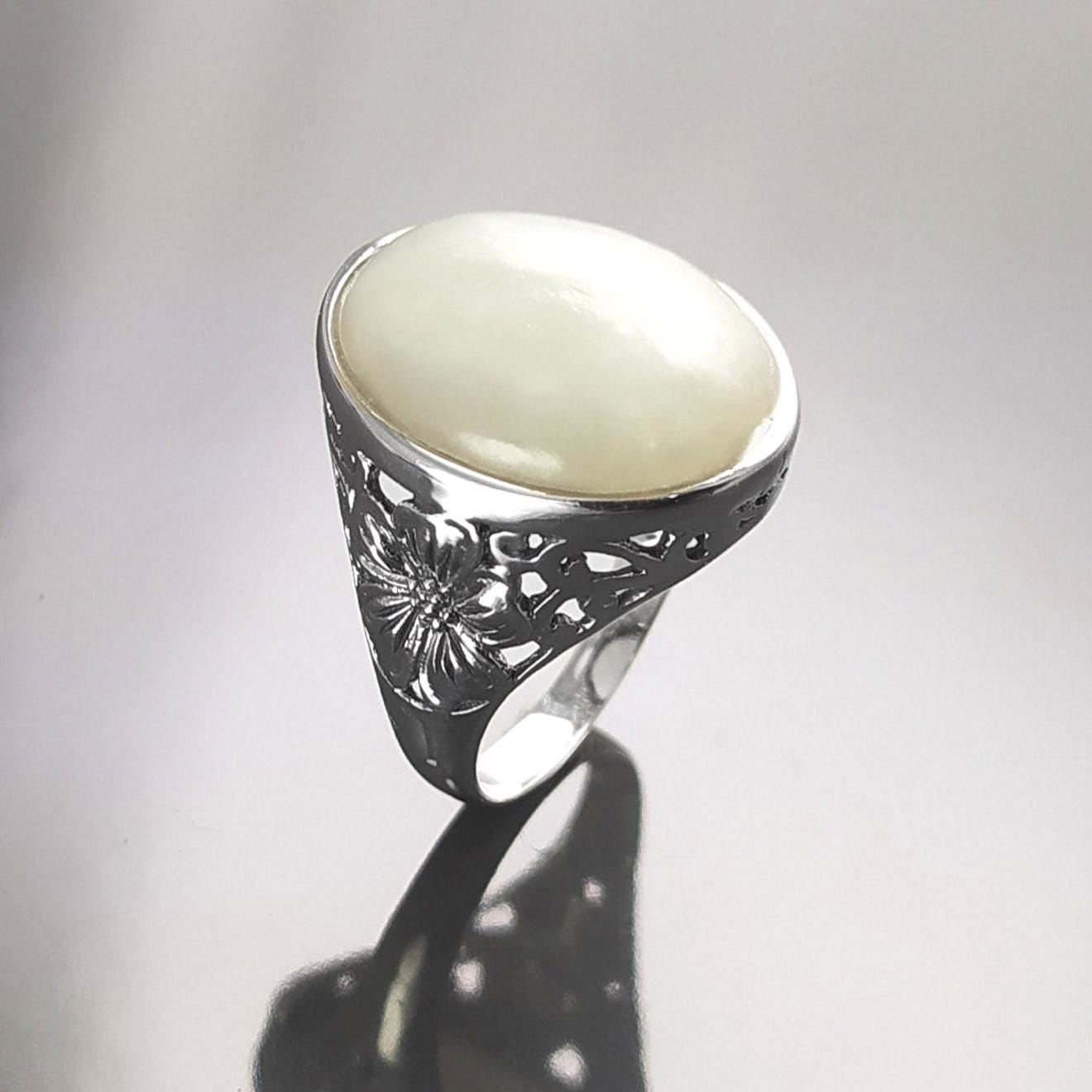925 Green Jade Sterling Silver Ring, Vintage Filigree Design, Fantasy Silver Jewelry, Light Green Jade Stone Ring