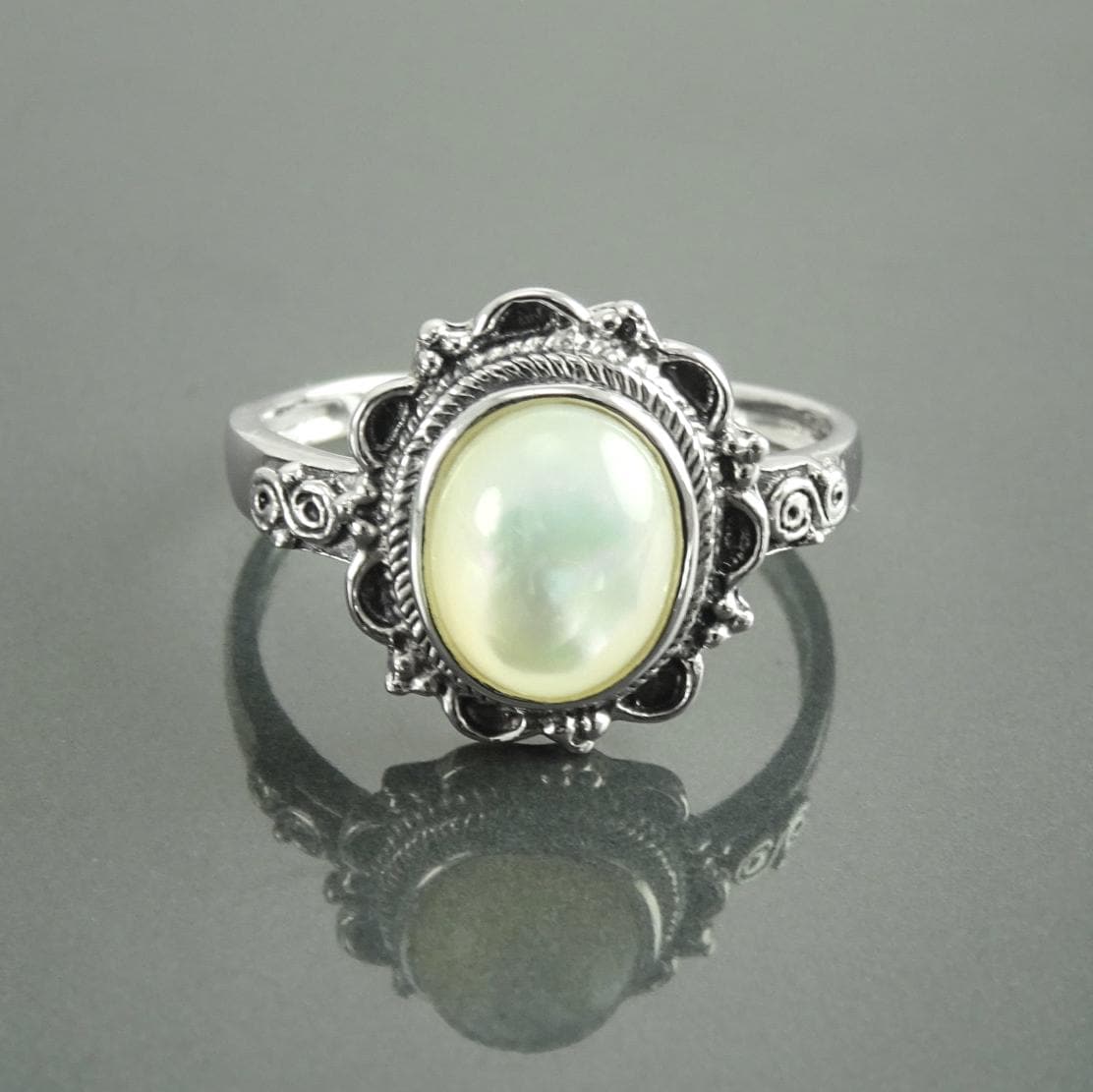 925 Mother of Pearl Ring, Sterling Silver, Real White MOP Ring, Dainty Stone Ring, Pretty Jewelry, Victorian Antique Ring, Boho Oval Ring