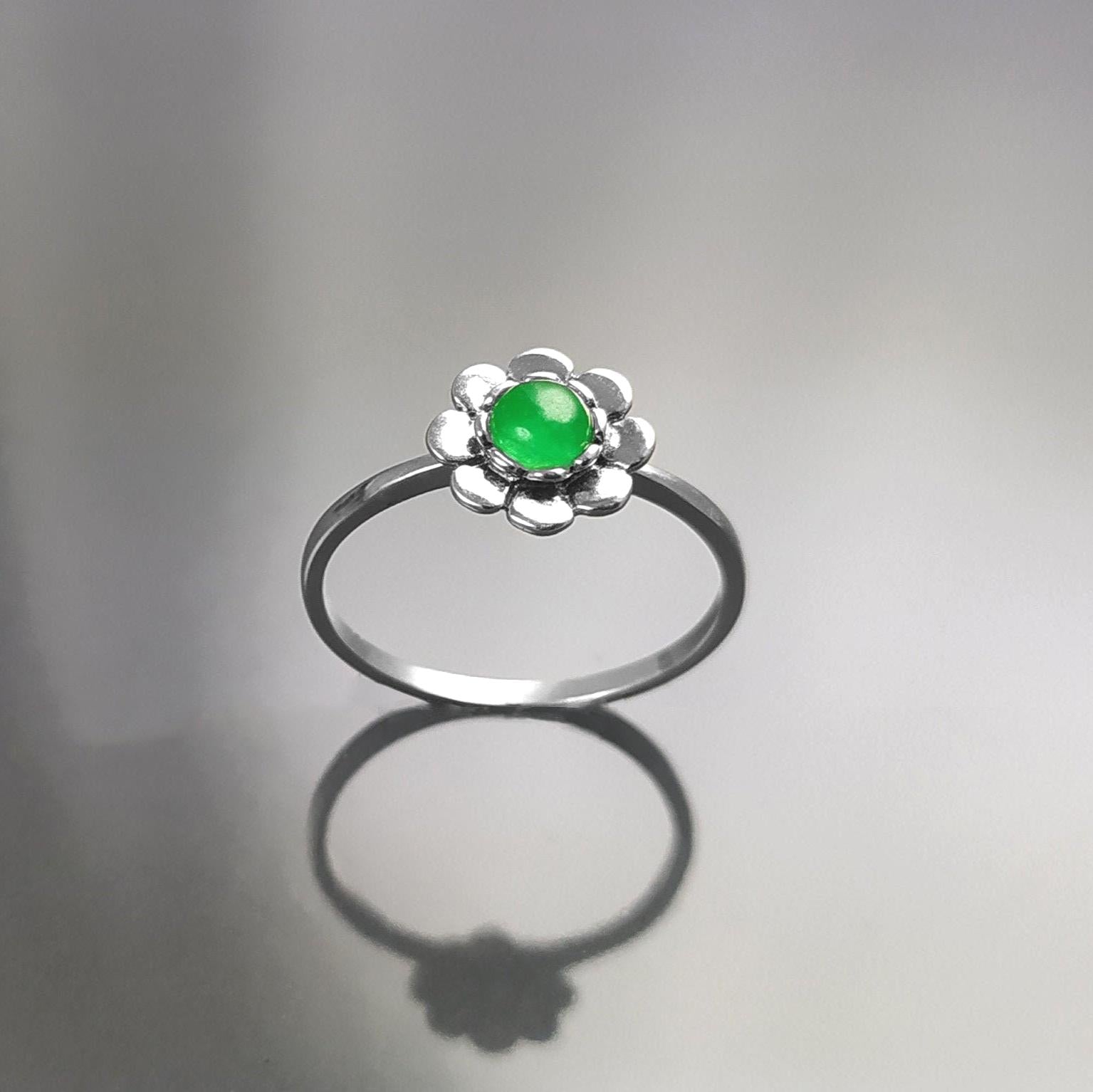 925 Jade Ring, sterling silver, natural green jade stone ring, dainty round flower ring, Pinky nature floral ring