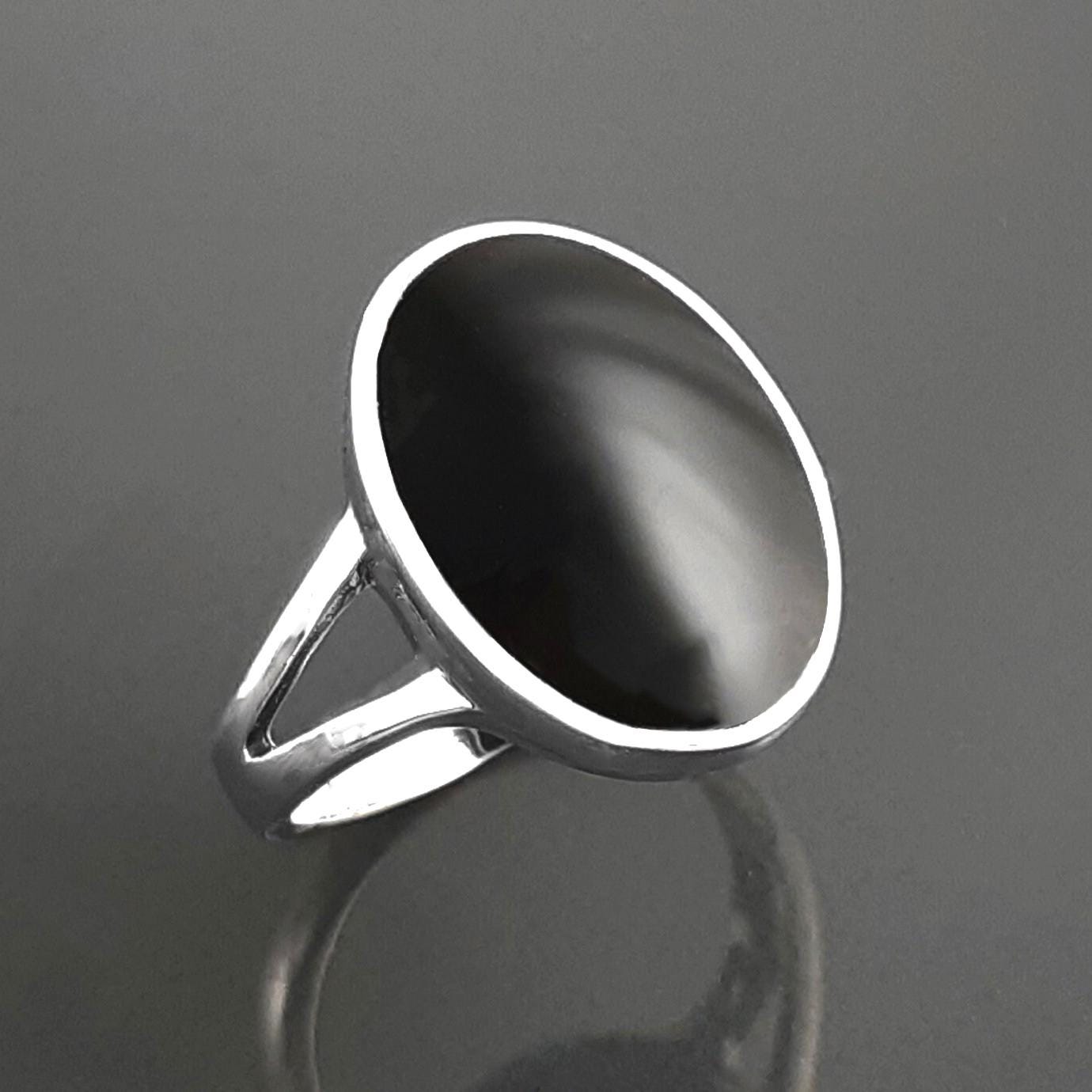 925 Oval Black Ring, Sterling Silver Ring Flat Oval Stone, Genuine Onyx Gemstone, Small Everyday Ring, Modern Ring, Minimalist Ring