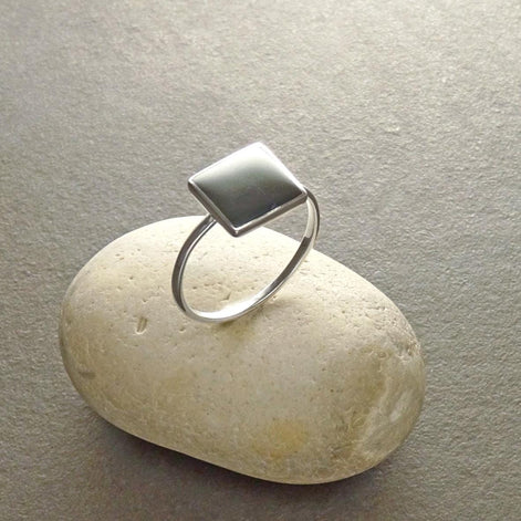 HEMATITE Gray Square Ring, 925 Sterling Silver, Genuine Grey Hematite Stone, Minimalist Ring, Geometric and Design Ring, Dainty Ring.