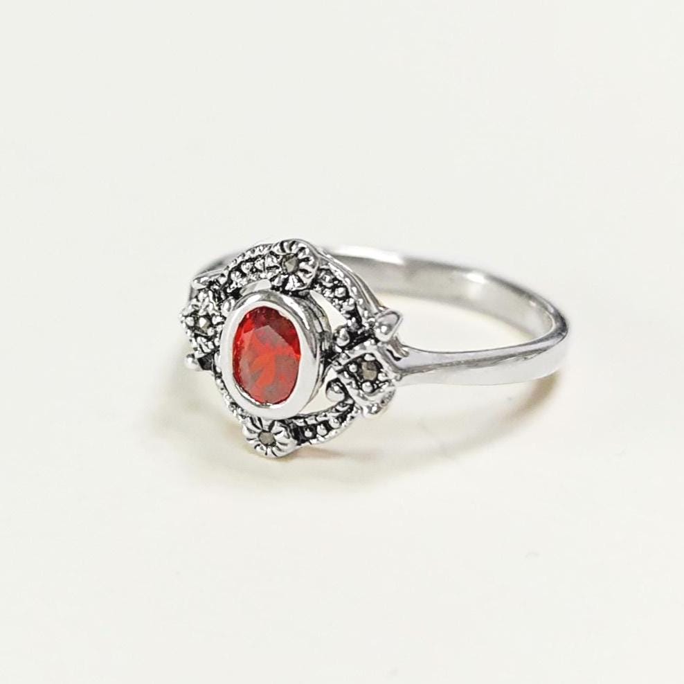 925 Sterling Silver Oval Red Garnet Marcasite Ring, Art Deco Vintage Design Jewelry