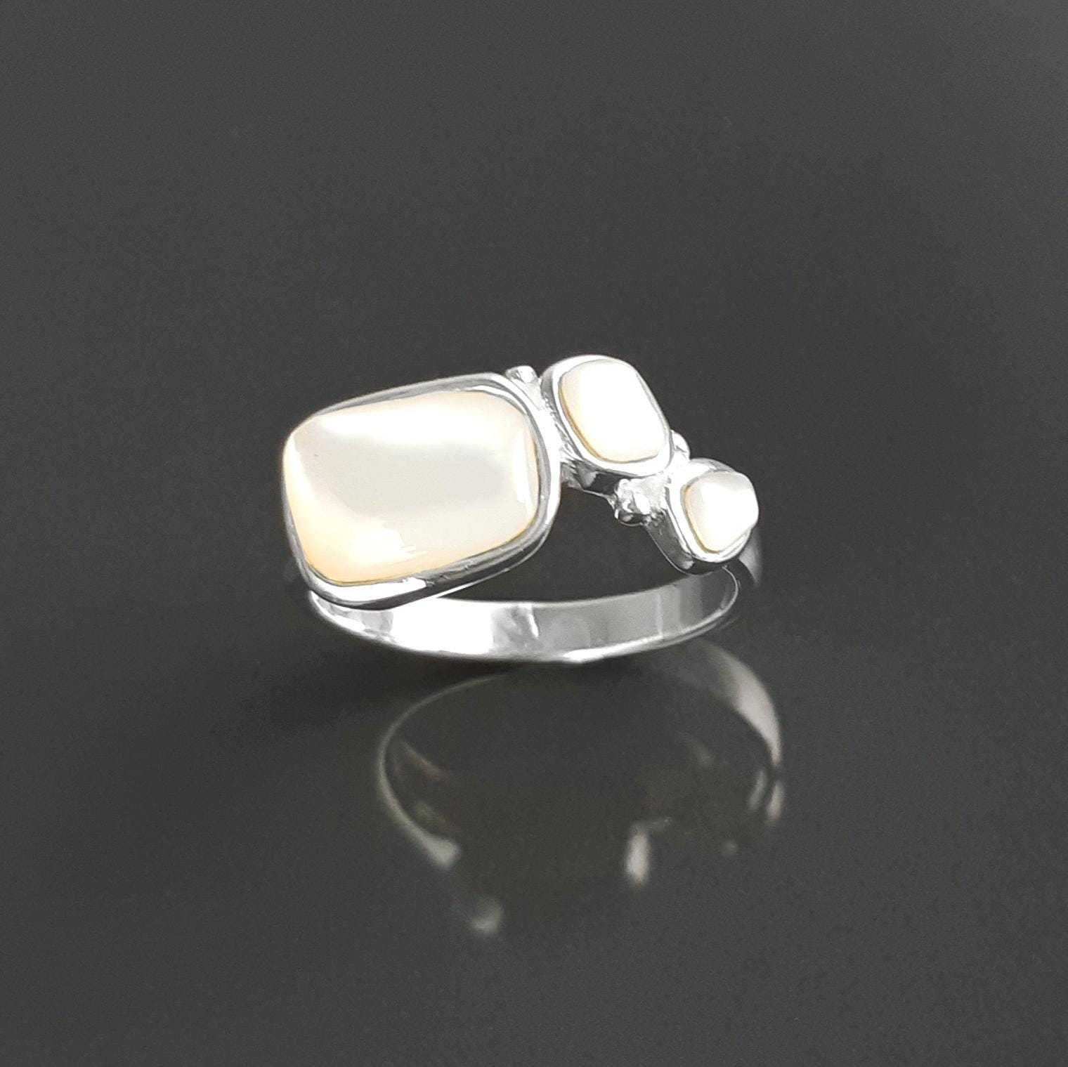 Sterling Silver Mother of Pearl 925 Ring, Modern MOP Band Jewelry, 3 White Shell Ring