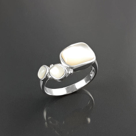 Sterling Silver Mother of Pearl 925 Ring, Modern MOP Band Jewelry, 3 White Shell Ring