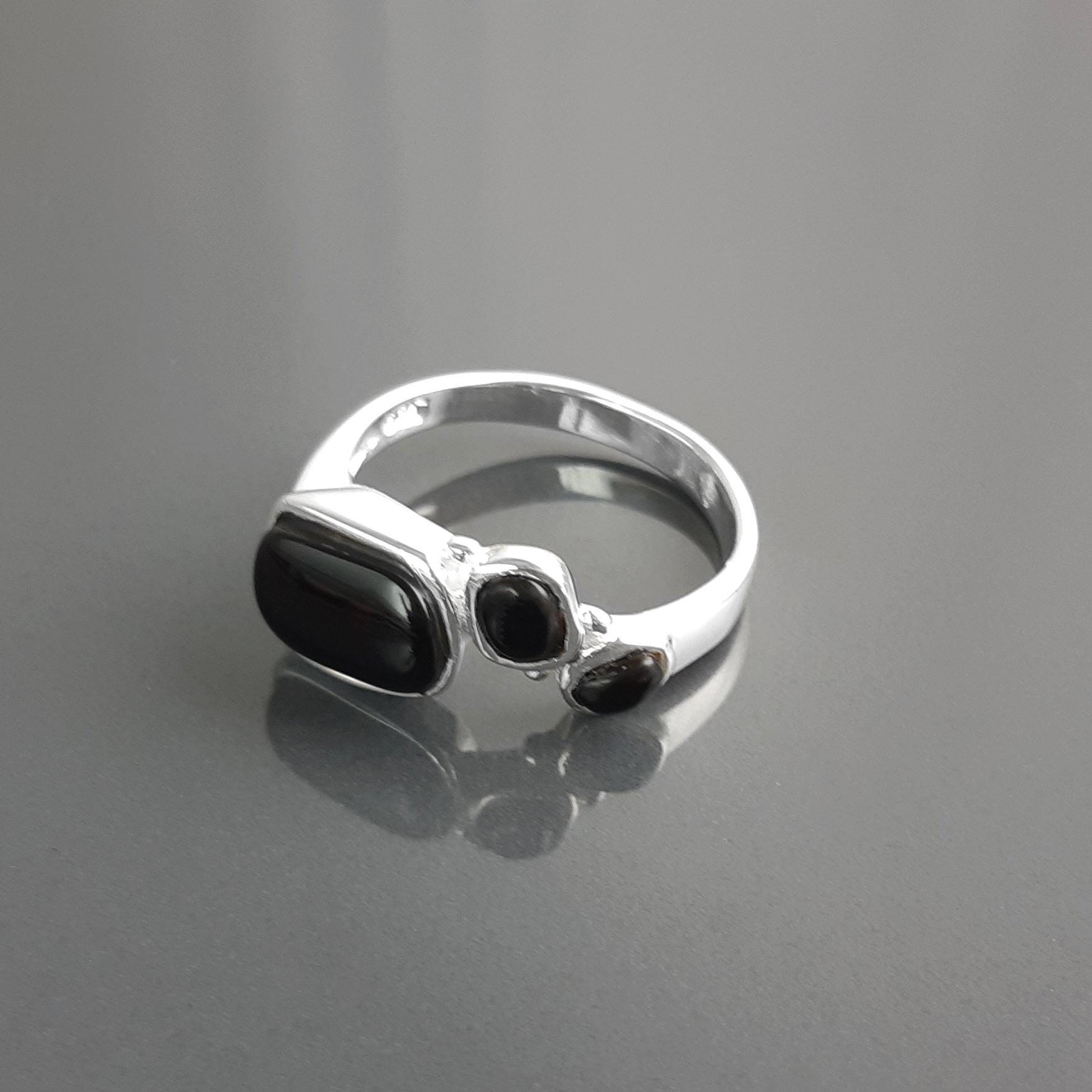 925 Sterling Silver Black Onyx Geometric Ring, Modern Gemstone Band Handmade, 3 Black Onyx Stones on a Ring