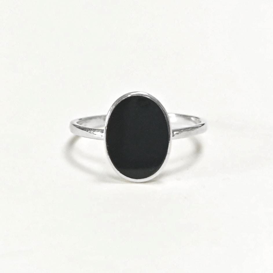 Oval Black Ring, Sterling Silver Ring, Ring with Flat Oval Stone, Genuine Onyx Gemstone, Small Everyday Ring, Modern Ring, Minimalist Ring