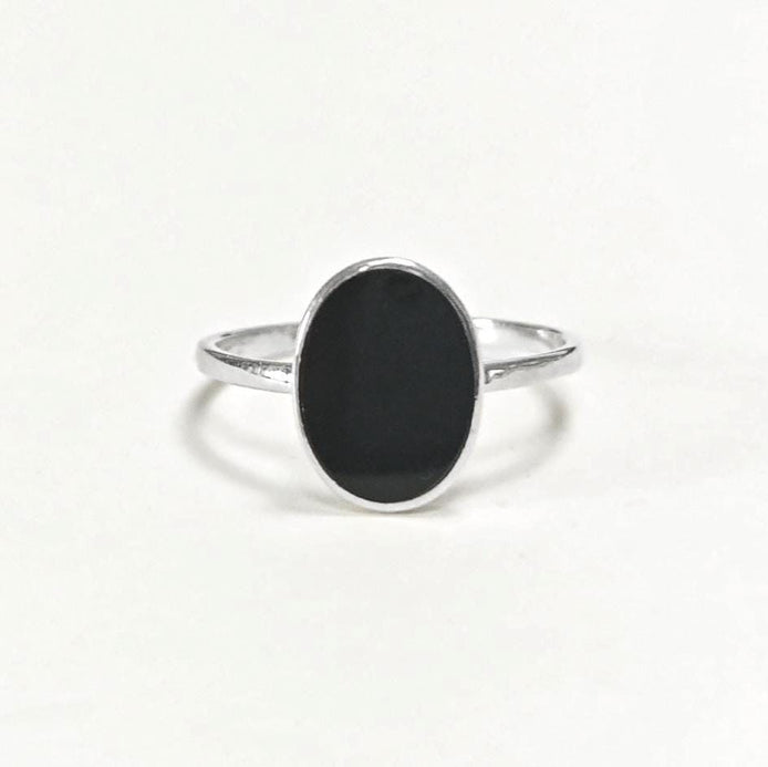 Oval Black Ring, Sterling Silver Ring, Ring with Flat Oval Stone, Genuine Onyx Gemstone, Small Everyday Ring, Modern Ring, Minimalist Ring