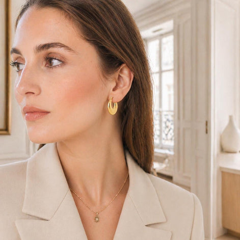 Créoles striées • Doré Or Fin 18K • Boucles épaisses en forme de croissant • Anneaux d'oreilles pour femme