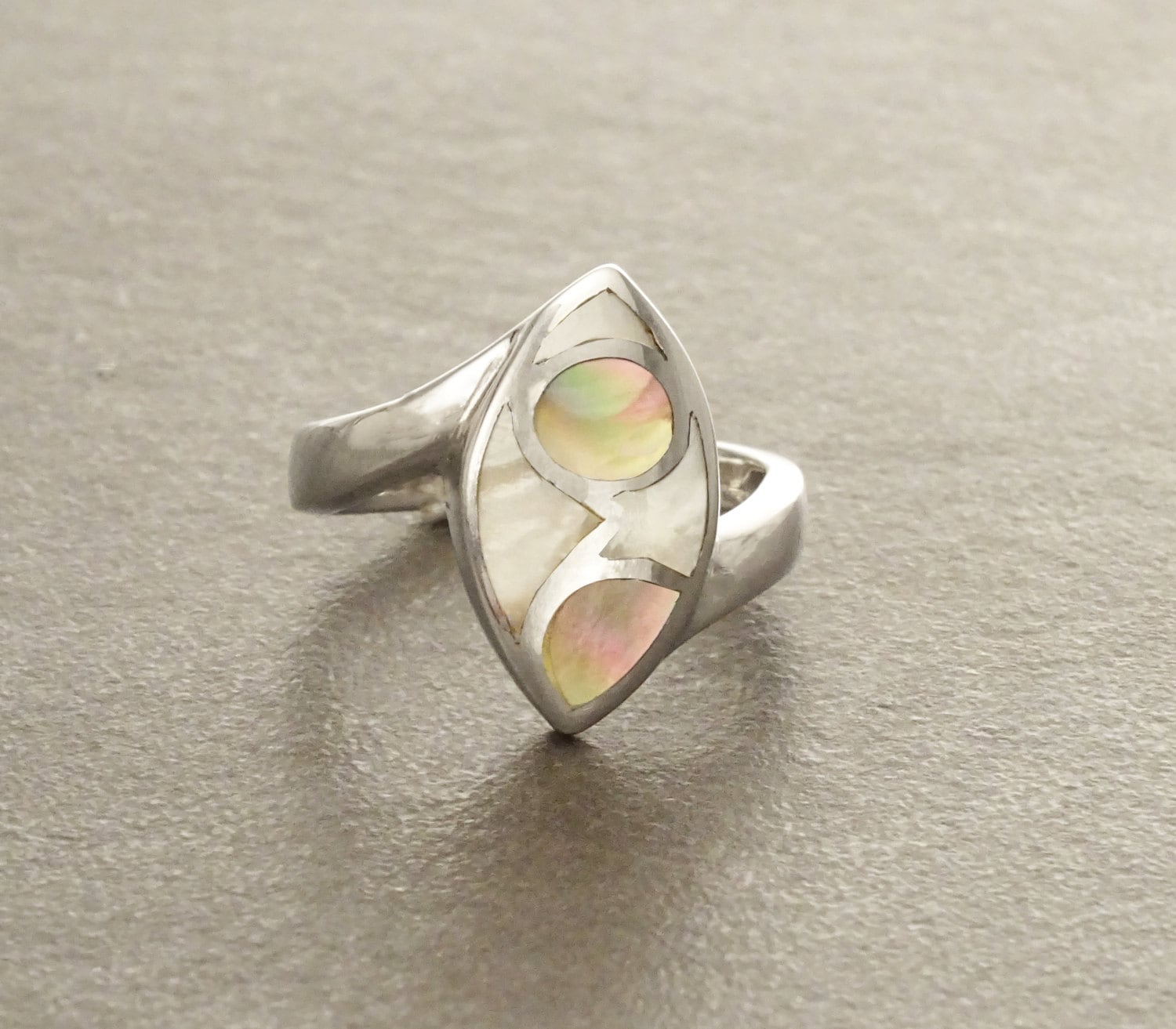 Oval Ring, Sterling Silver Ring, Copper Mother of Pearl Shell, Art Deco Design jewelry, MOP Jewelry, Modern Geometric Ring