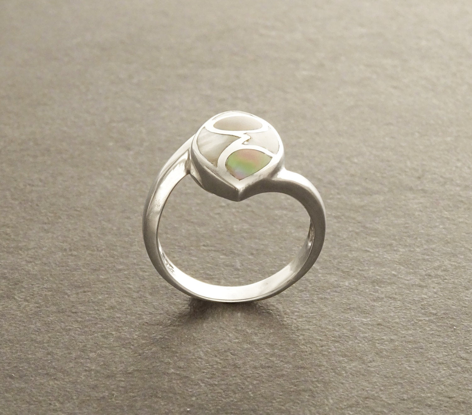 Oval Ring, Sterling Silver Ring, Copper Mother of Pearl Shell, Art Deco Design jewelry, MOP Jewelry, Modern Geometric Ring