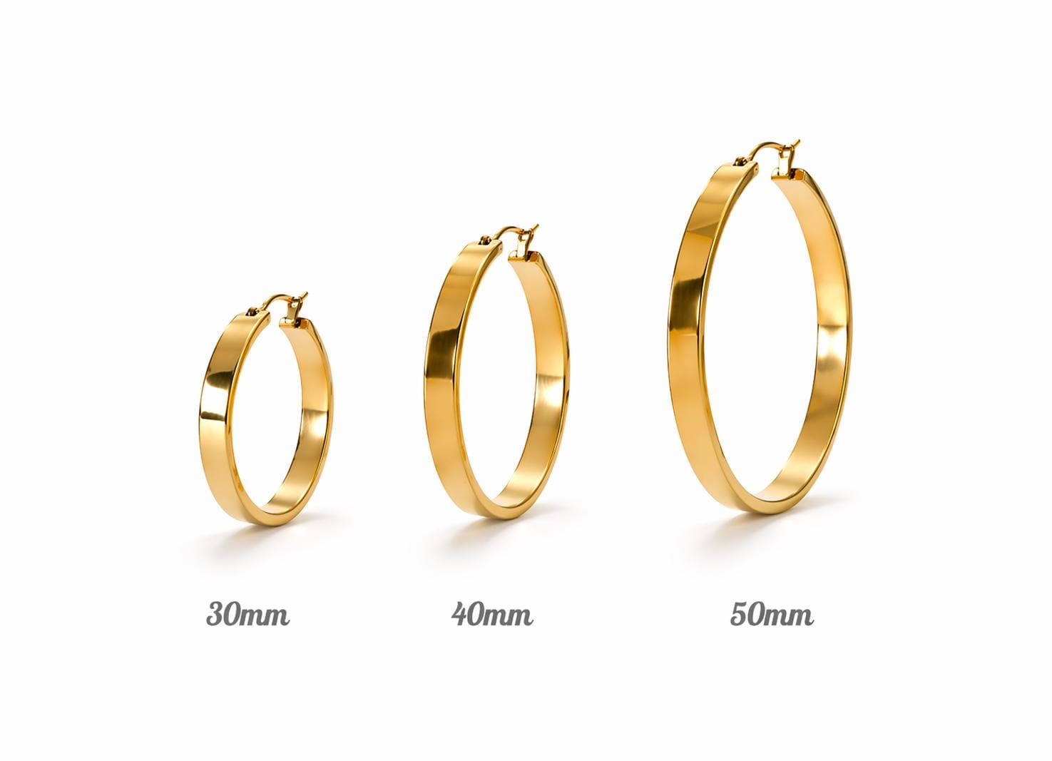 Créoles fil plat doré • Boucles d'oreilles anneaux minimalistes • Trois tailles : 30 mm, 40 mm et 50 mm • Bijou moderne pour femme
