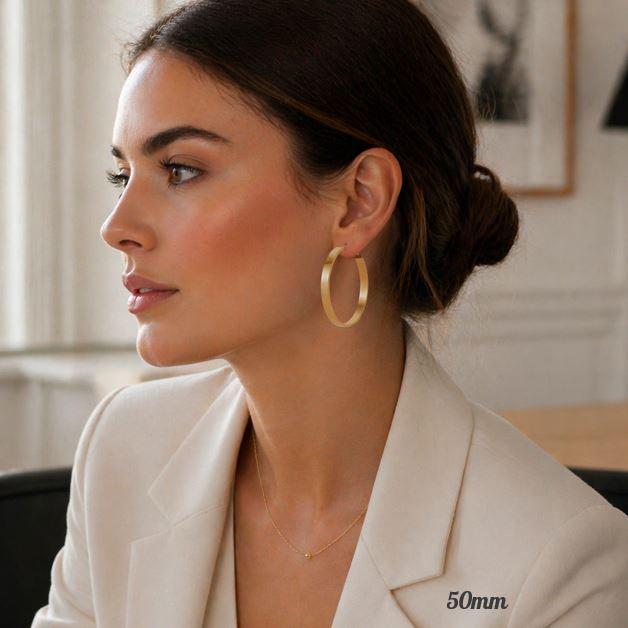 Créoles fil plat doré • Boucles d'oreilles anneaux minimalistes • Trois tailles : 30 mm, 40 mm et 50 mm • Bijou moderne pour femme