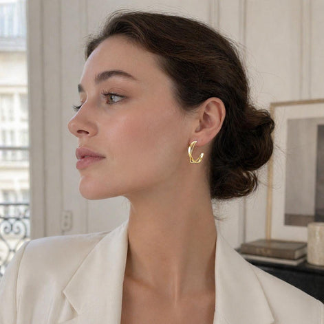 Créoles modernes croisées • Doré Or fin 18K • Boucles d'oreilles anneaux ouverts torsadés • Bijoux moderne pour femme