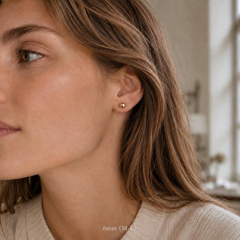 Boucles classiques Boule • Plaqué Or 18K • Clous d'oreilles boules sphère • Huit tailles : 2 mm, 3 mm, 4 mm, 5 mm, 6 mm, 8 mm, 10 mm, 12 mm
