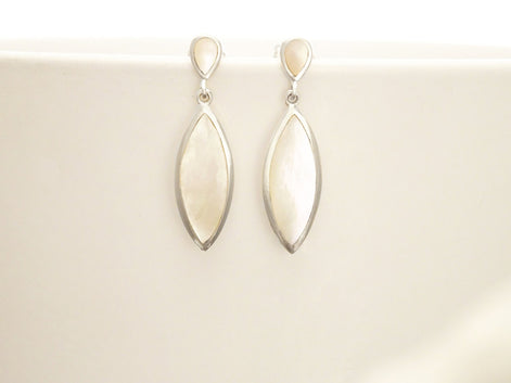 White Shell Dangle Earrings, Sterling Silver, Mother of Pearl, Pending Earrings Pendant Set, Modern Oval Stone Jewelry,