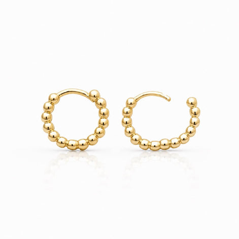 Petites créoles bulles • Plaqué Or 18K • Anneaux d'oreilles perlés • Créoles texturée forme de boule