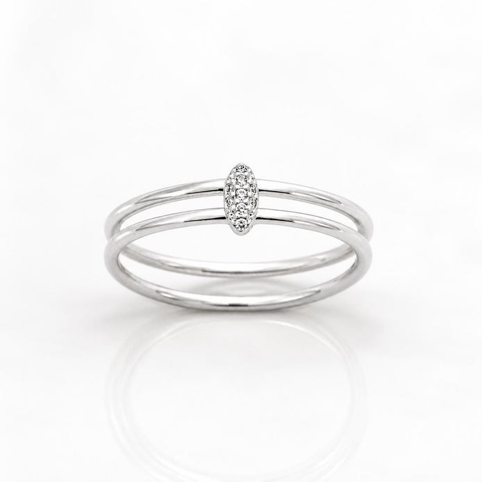 Bague double anneau • Argent 925 • Diamants CZ sertis sur pont oval anneaux en parallèle • Bijou moderne